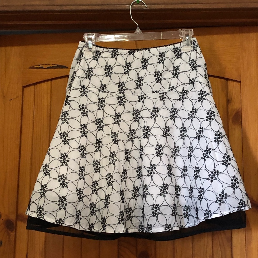Joe Benbasset Women’s Size Medium Floral Embroidered Skirt With Black Tull